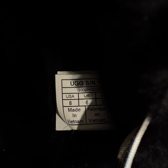 Ugg slippers size 8 - Picture 6 of 6